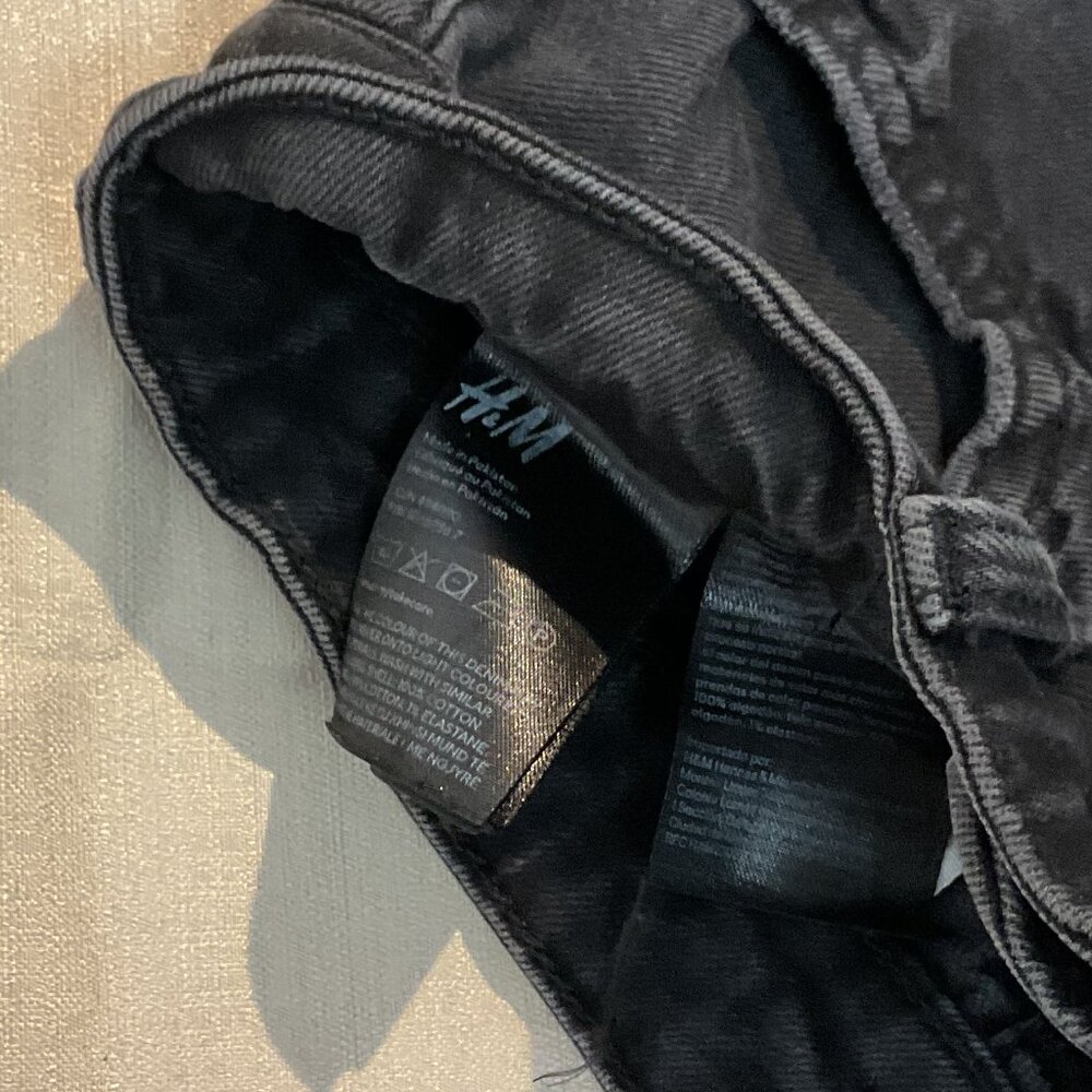 H&M Black High-Waisted Distressed Denim Shorts | Size 2 - Picture 5 of 5